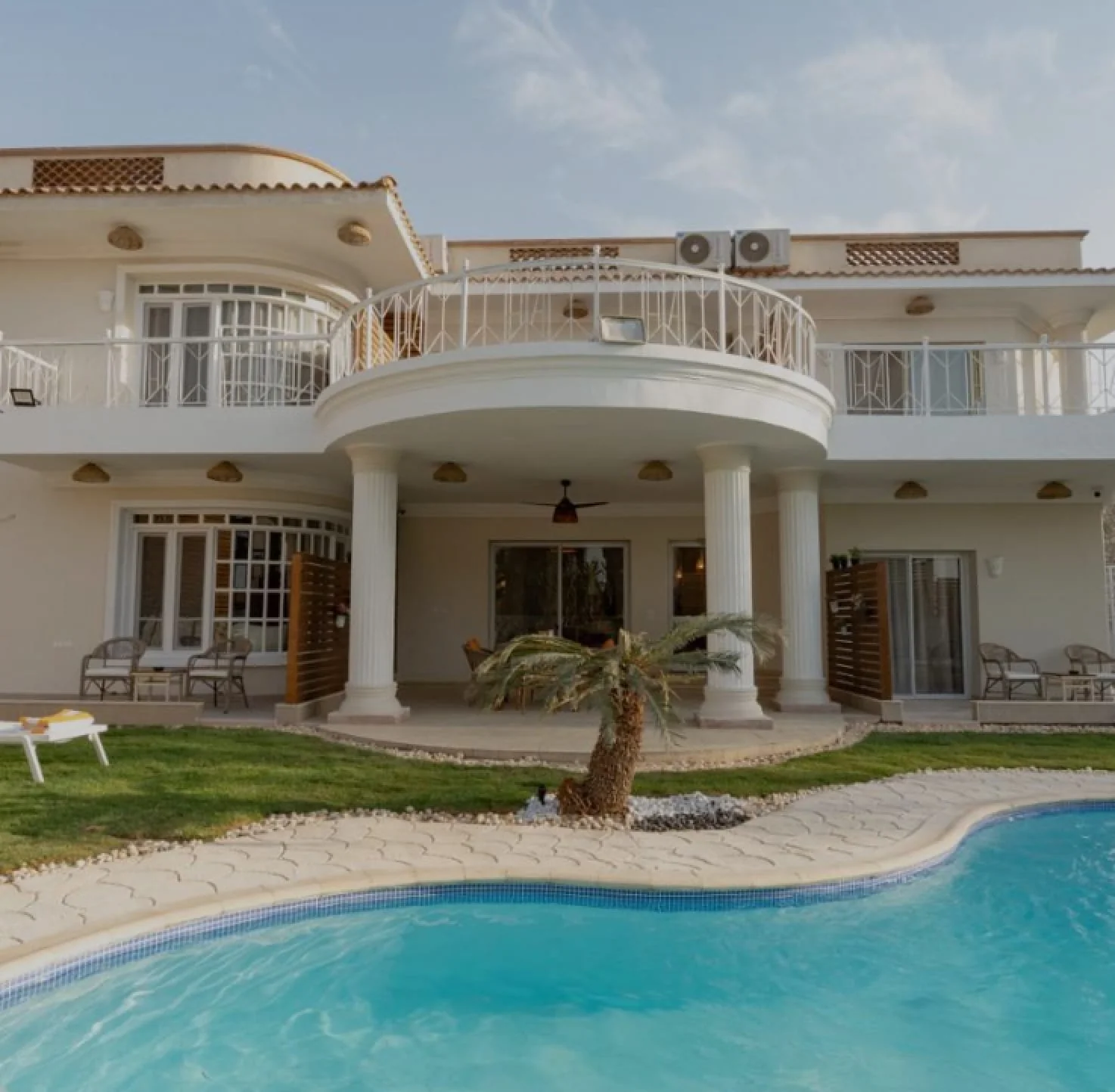 Villa Noya gardens and architecture
