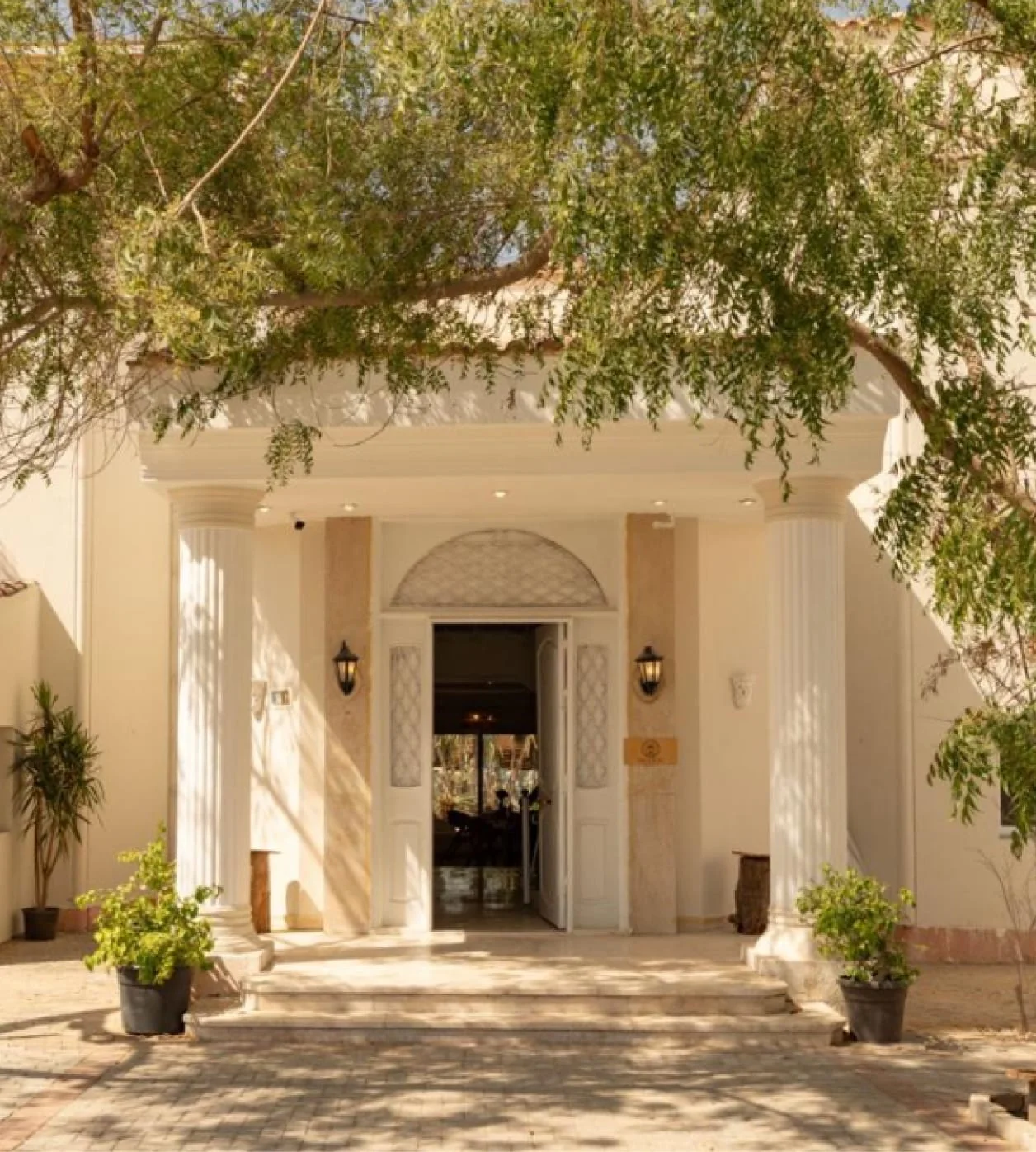 Noya villa entrance and courtyard